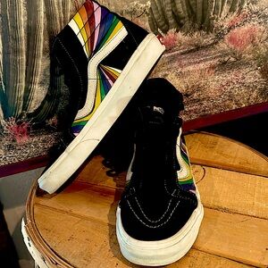 Vans skateboard shoe-women’s 8.5, men’s 7.0